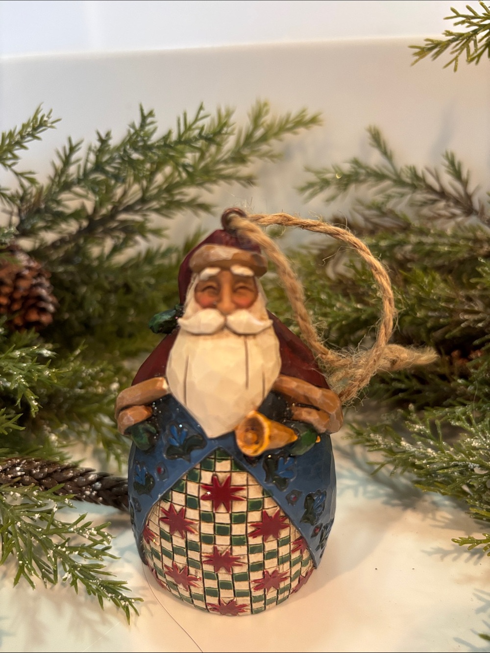 2002 Jim Shore Heartwood Creek
Quilted Santa Ornament C107461